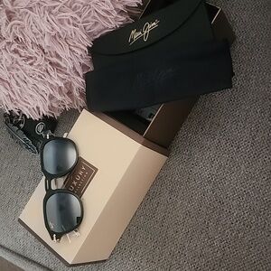 Unisex sunglasses never worn